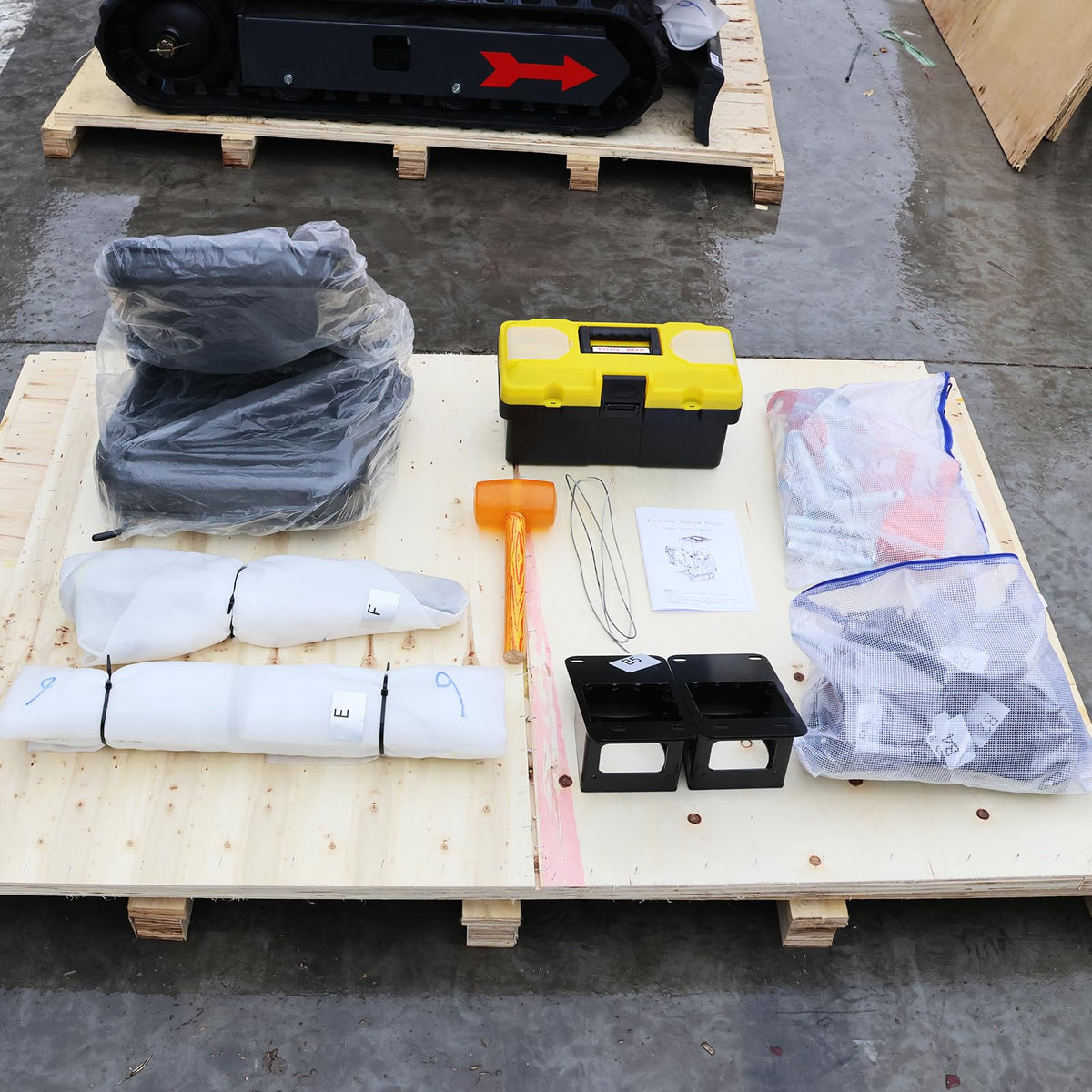 DS-15WPRO, New 1.2 Ton Crawler B&S Gasoline 90% Pre-Assembled Mini Excavator, with Quick Coupler, Ripper, Rake, Toothless Bucket, Grapple, Auger, Hydraulic Hammer Breaker Kit, Work for Any Occasions